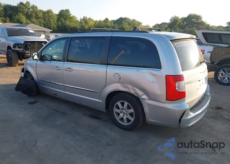 2011 Chrysler Town & Country Touring z USA, uszkodzony, nr VIN 2A4RR5DG3BR780080